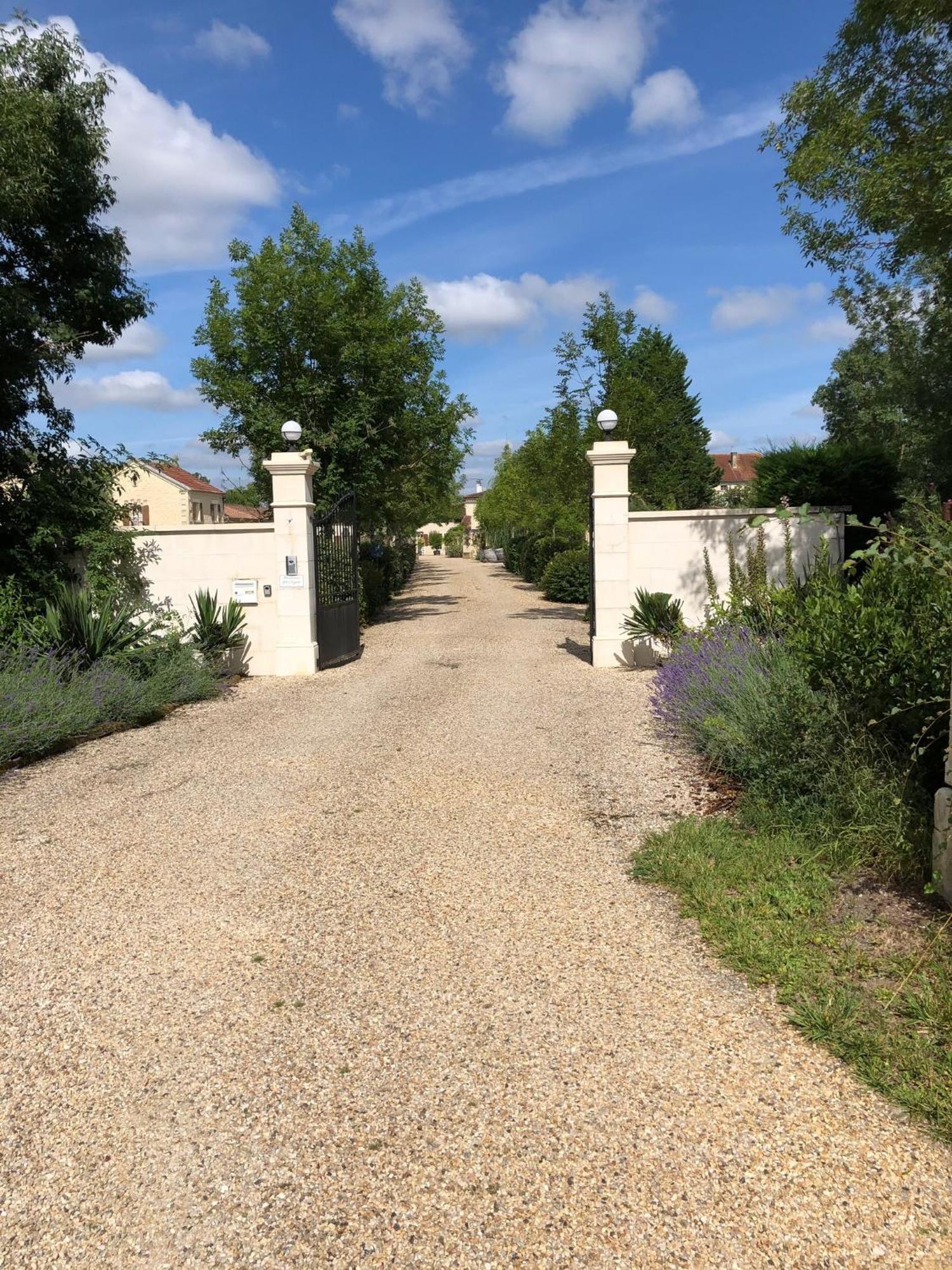 Gites De Cognac Bréville Zewnętrze zdjęcie